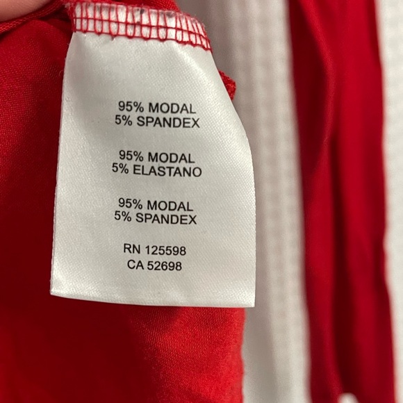 Red Turtleneck | Ellen Tracy | Size M - Picture 4 of 4